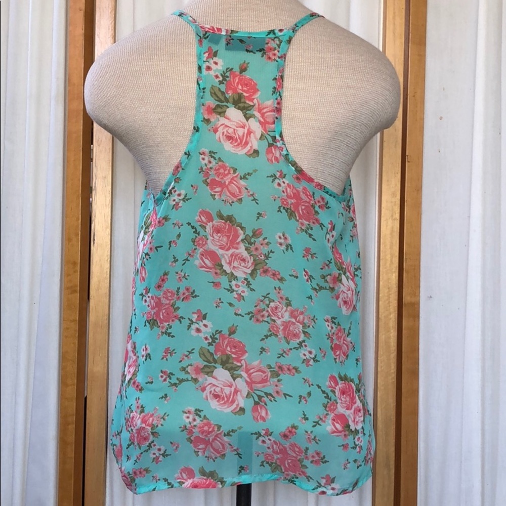 Bouquet for Roses Tank Top 🌹 - Picture 2 of 3